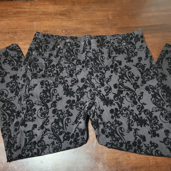 Terra & Sky Women's Plus Size Leggings Size 2X 20W-22W - Picture 1 of 4